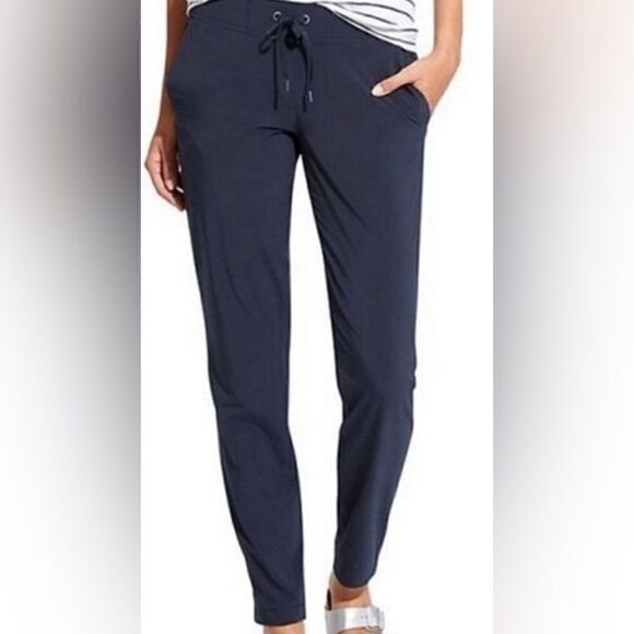 60 ATHLETA MIDTOWN NAVE BLUE featherweight stretch ANKLE crop PANTS - Picture 1 of 4